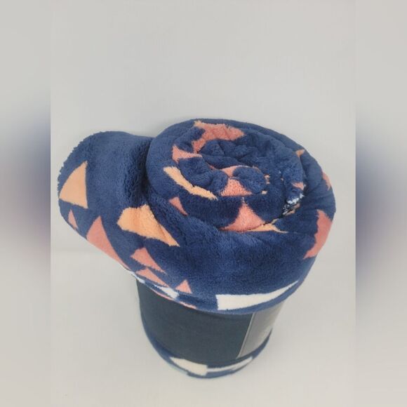 NWT Pendleton Ultra Plush Fleece Sherpa Throw Blanket  50x70 inches - Picture 2 of 6